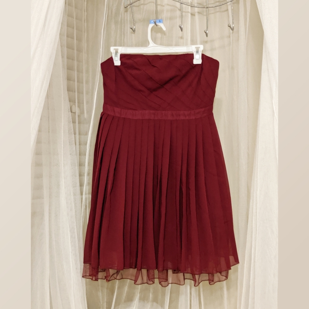 Strapless pleated dress